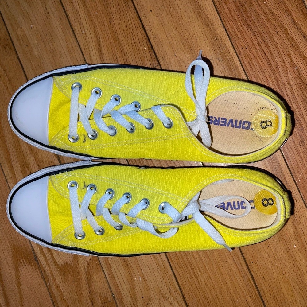 Yellow Low Top Converse | Men’s Size 8 | Women’s Size 10